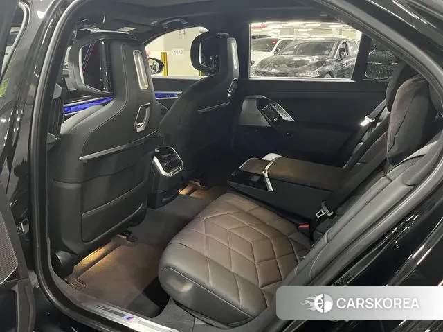 BMW 7 Series (G70) 2025 Черный из Кореи, фото 2