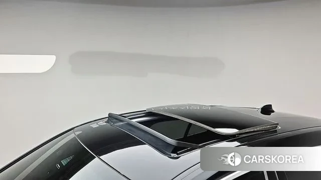 BMW 1 Series (F40) 2022 Черный из Кореи, фото 2