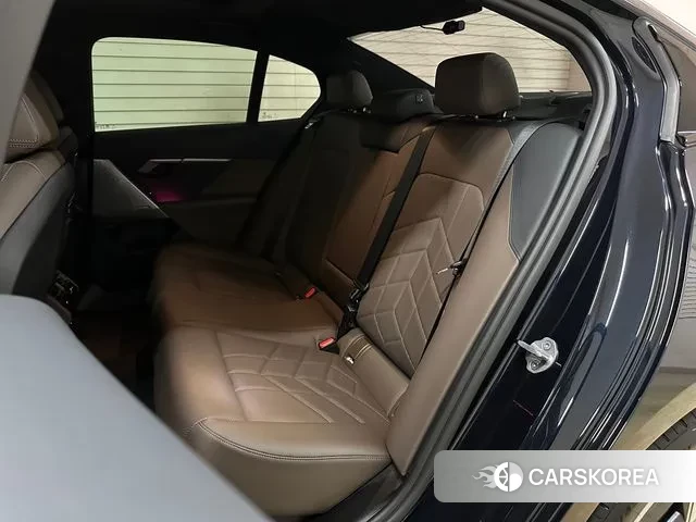 BMW 5 Series (G60) id 2899987 из Кореи 2