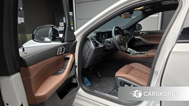 BMW X6 (G06) 2024 Белый из Кореи, фото 2