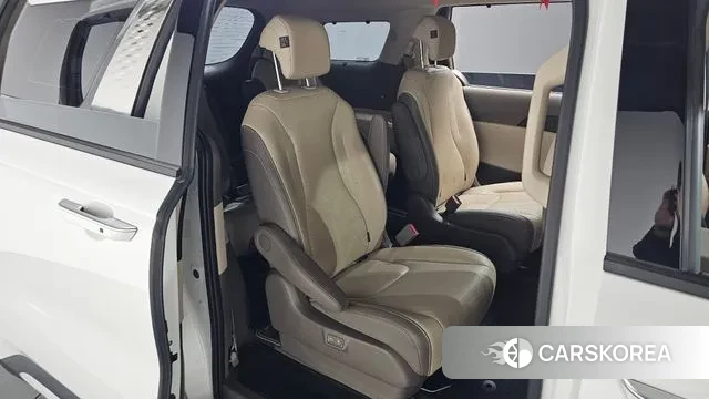 Kia Carnival 4th generation 2023 Белый из Кореи, фото 2