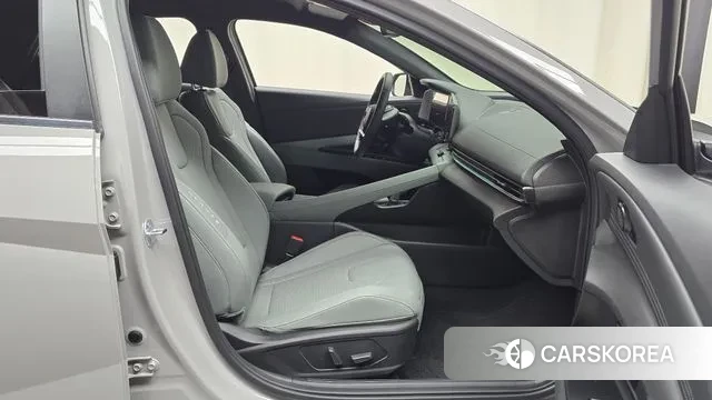 Hyundai The New Avante (CN7) 2024 Серебристо-серый из Кореи, фото 2