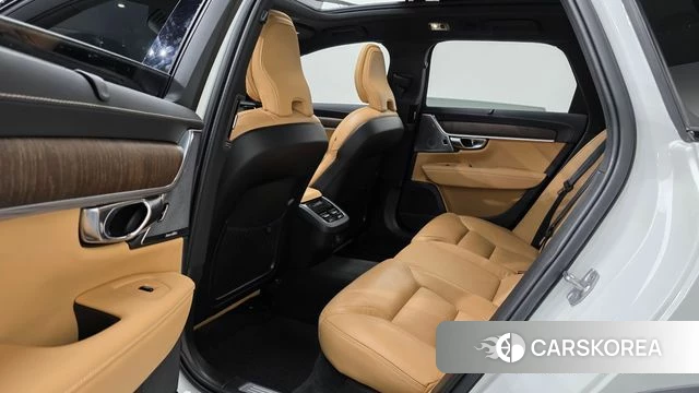 Volvo V90 Cross-Country 2021 Белый из Кореи, фото 2