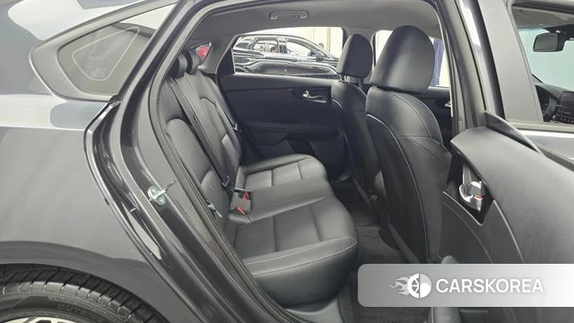 Kia The New K3 2nd generation 2023 Серый из Кореи, фото 2