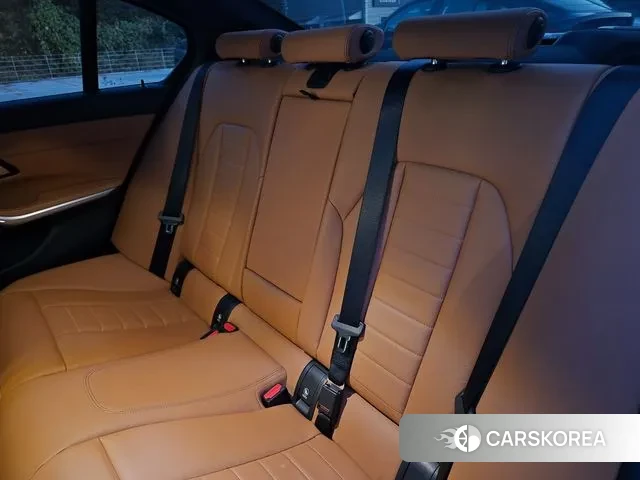 BMW 3 Series (G20) 2023 Черный из Кореи, фото 2