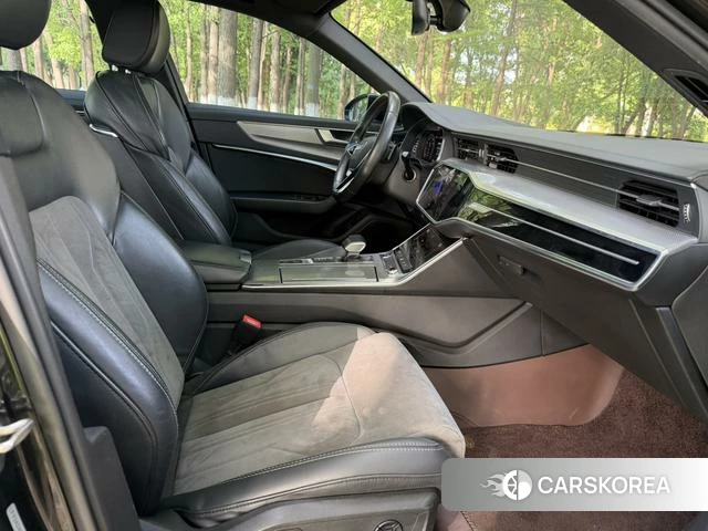 Audi A6L 2022 Черный из Китая, фото 2