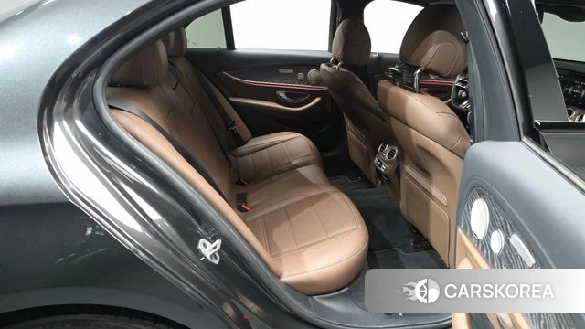 Mercedes-Benz E-Class W213 2023 Серый из Кореи, фото 2