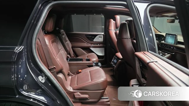 Lincoln Aviator 2nd generation 2023 Черный из Кореи, фото 2