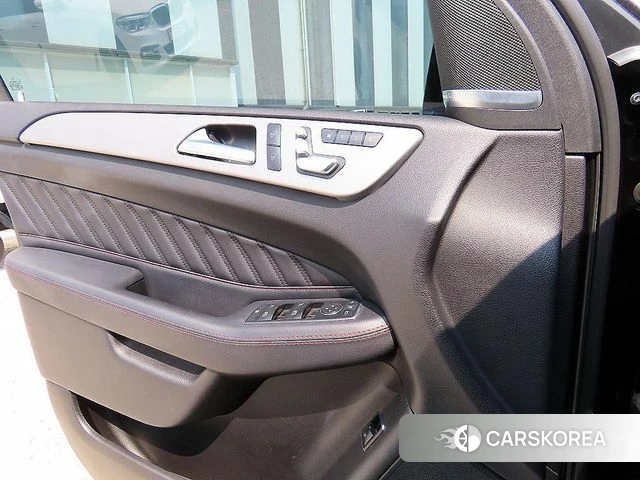 Mercedes-Benz GLE - Class W166 2018 Черный из Кореи, фото 2