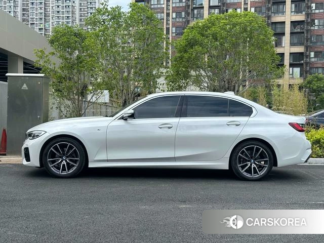 BMW 3 series 2022 Белый из Китая, фото 2