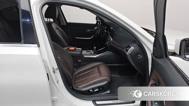 BMW 3 Series (G20) 2020 Белый из Кореи, фото 2