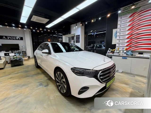 Mercedes-Benz E-Class W214 2025 Белый из Кореи, фото 2