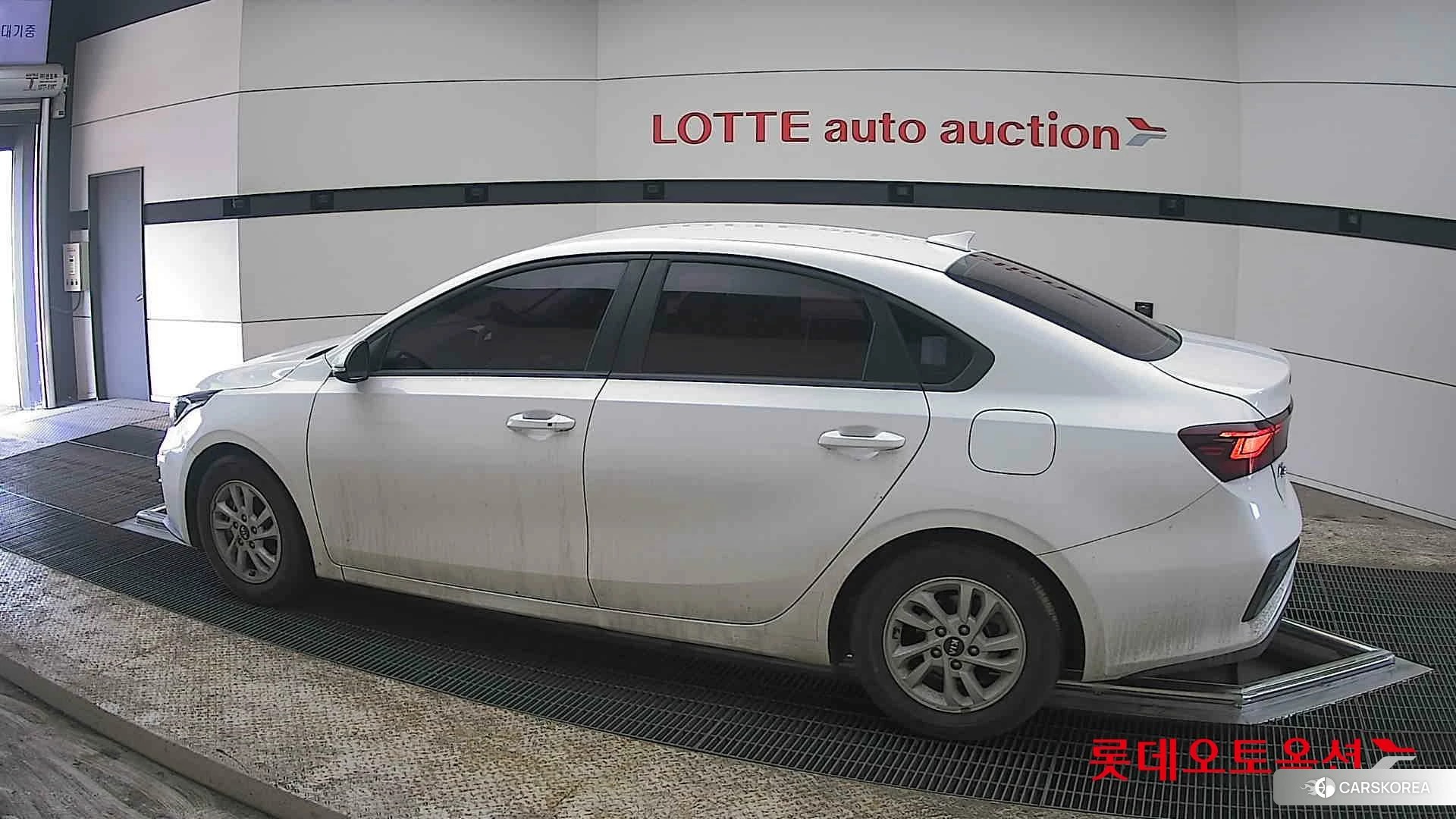 Kia K3 2020 Snow White Pearl из Кореи, фото 2