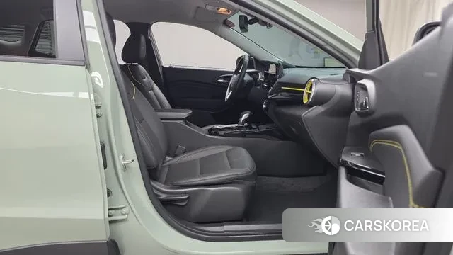 Chevrolet (GM Daewoo) Trax Crossover 2024 Светло-зеленый из Кореи, фото 2