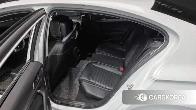 Volkswagen Passat GT (B8) 2022 Белый из Кореи, фото 2