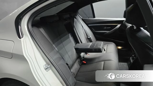 BMW 3 Series (F30) 2018 Белый из Кореи, фото 2