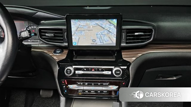 Ford Explorer 6th Generation 2022 Белый из Кореи, фото 2