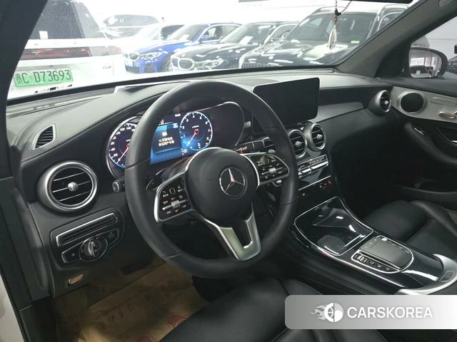 Mercedes-Benz GLC 2021 Белый из Китая, фото 2