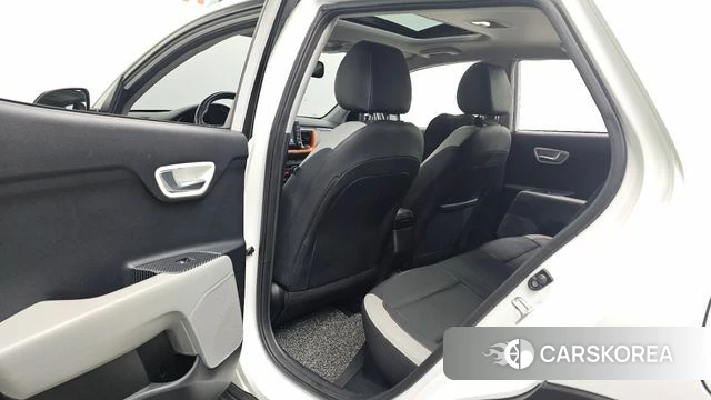 Kia Stonic 2018 Белый из Кореи, фото 2
