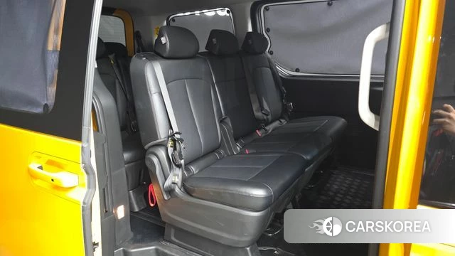 Hyundai Staria 2023 Желтый из Кореи, фото 2