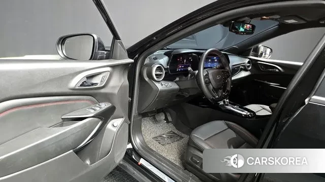 Chevrolet (GM Daewoo) Trax Crossover 2024 Черный из Кореи, фото 2