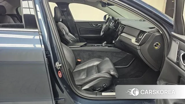 Volvo S60 3rd generation 2021 Синий из Кореи, фото 2