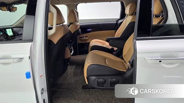 Kia Carnival 4th generation 2023 Белый из Кореи, фото 2