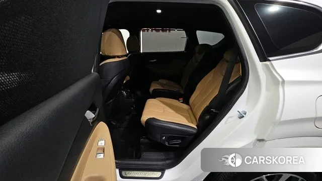 Hyundai The New Santa Fe 2023 Белый из Кореи, фото 2