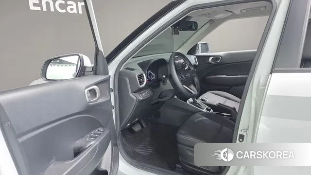 Hyundai Venue 2022 Белый из Кореи, фото 2