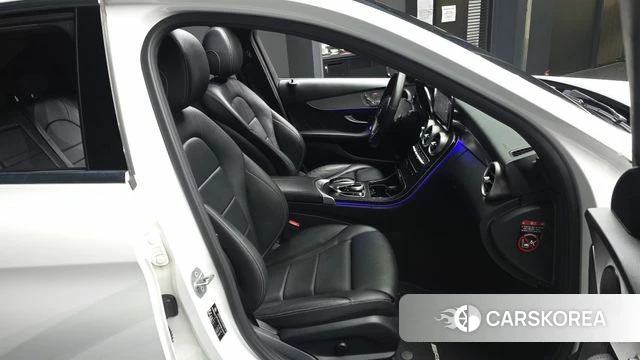Mercedes-Benz C-Class W205 2021 Белый из Кореи, фото 2
