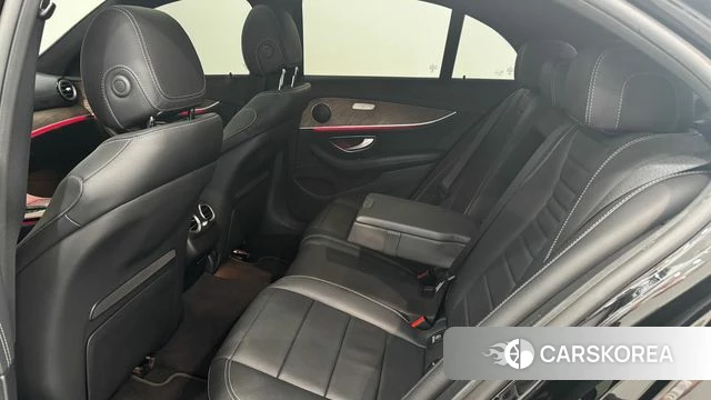 Mercedes-Benz E-Class W213 2021 Черный из Кореи, фото 2
