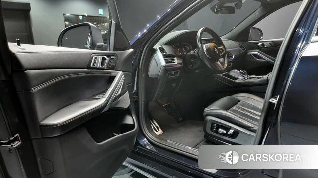 BMW X6 (G06) 2022 Черный из Кореи, фото 2