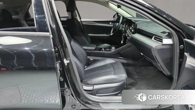 Kia K5 3rd generation 2023 Черный из Кореи, фото 2