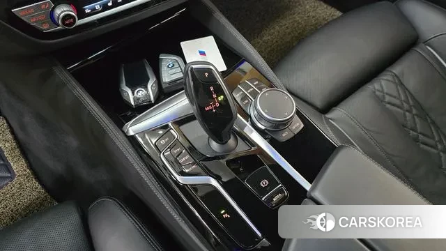 BMW 5 Series (G30) 2021 Серый из Кореи, фото 2