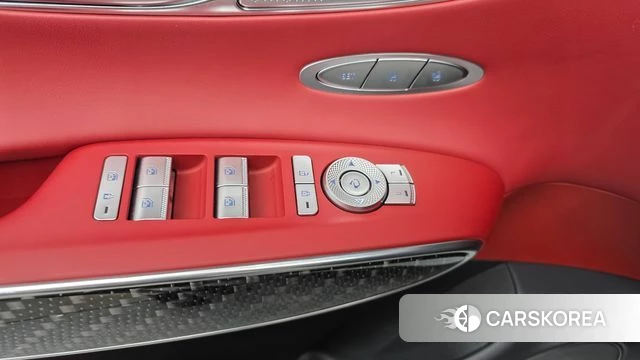 Genesis GV70 2021 Белый из Кореи, фото 2