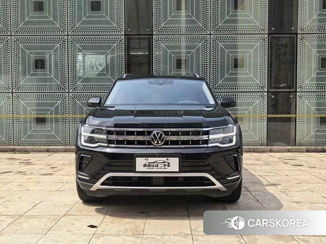 Volkswagen Tourang 2022 Черный из Китая, фото 2