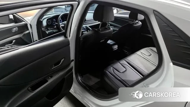 Hyundai Avante Hybrid (CN7) 2022 Белый из Кореи, фото 2