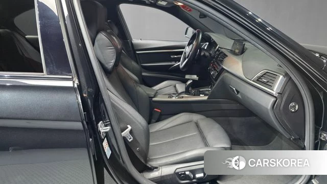 BMW 3 Series (F30) 2018 Черный из Кореи, фото 2