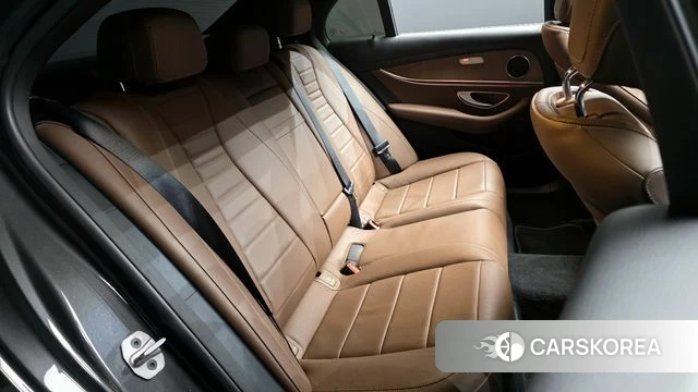 Mercedes-Benz E-Class W213 2021 Серый из Кореи, фото 2