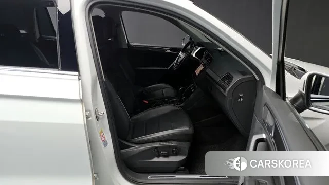 Volkswagen Tiguan second Generation 2020 Белый из Кореи, фото 2