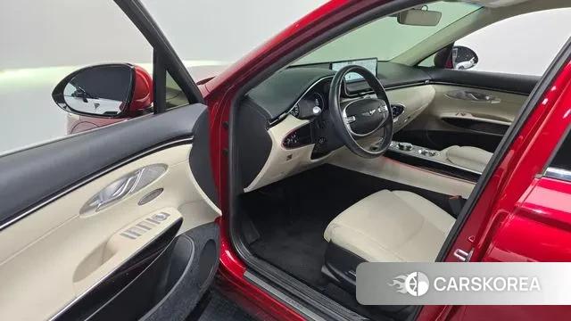 Genesis GV70 2021 Красный из Кореи, фото 2