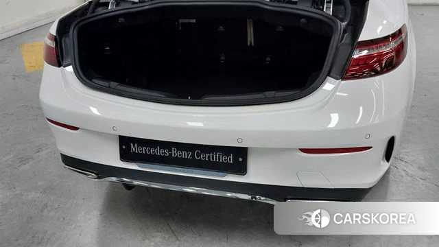 Mercedes-Benz E-Class W213 2023 Белый из Кореи, фото 2