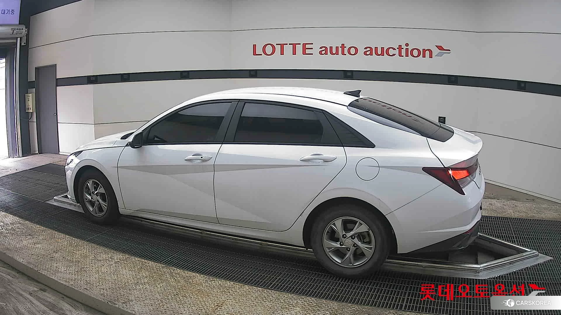 Hyundai Avante 2023 Polar White из Кореи, фото 2