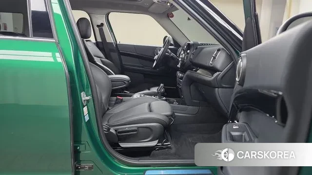 Mini Cooper Countryman 2021 Зеленый из Кореи, фото 2