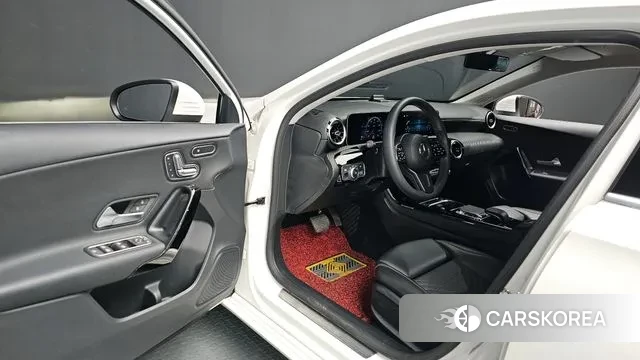 Mercedes-Benz A-Class W177 2019 Белый из Кореи, фото 2