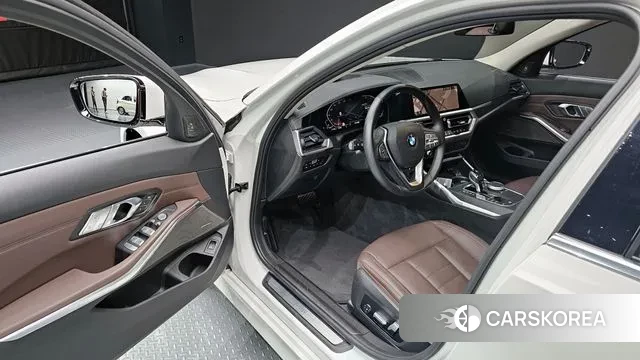 BMW 3 Series (G20) 2021 Белый из Кореи, фото 2