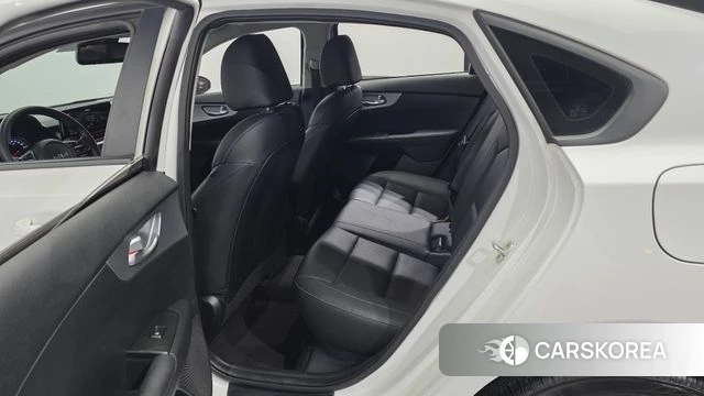 Kia The New K3 2nd generation 2022 Белый из Кореи, фото 2