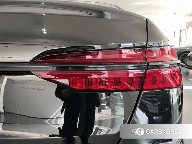 Audi A6L 2021 Черный из Китая, фото 2