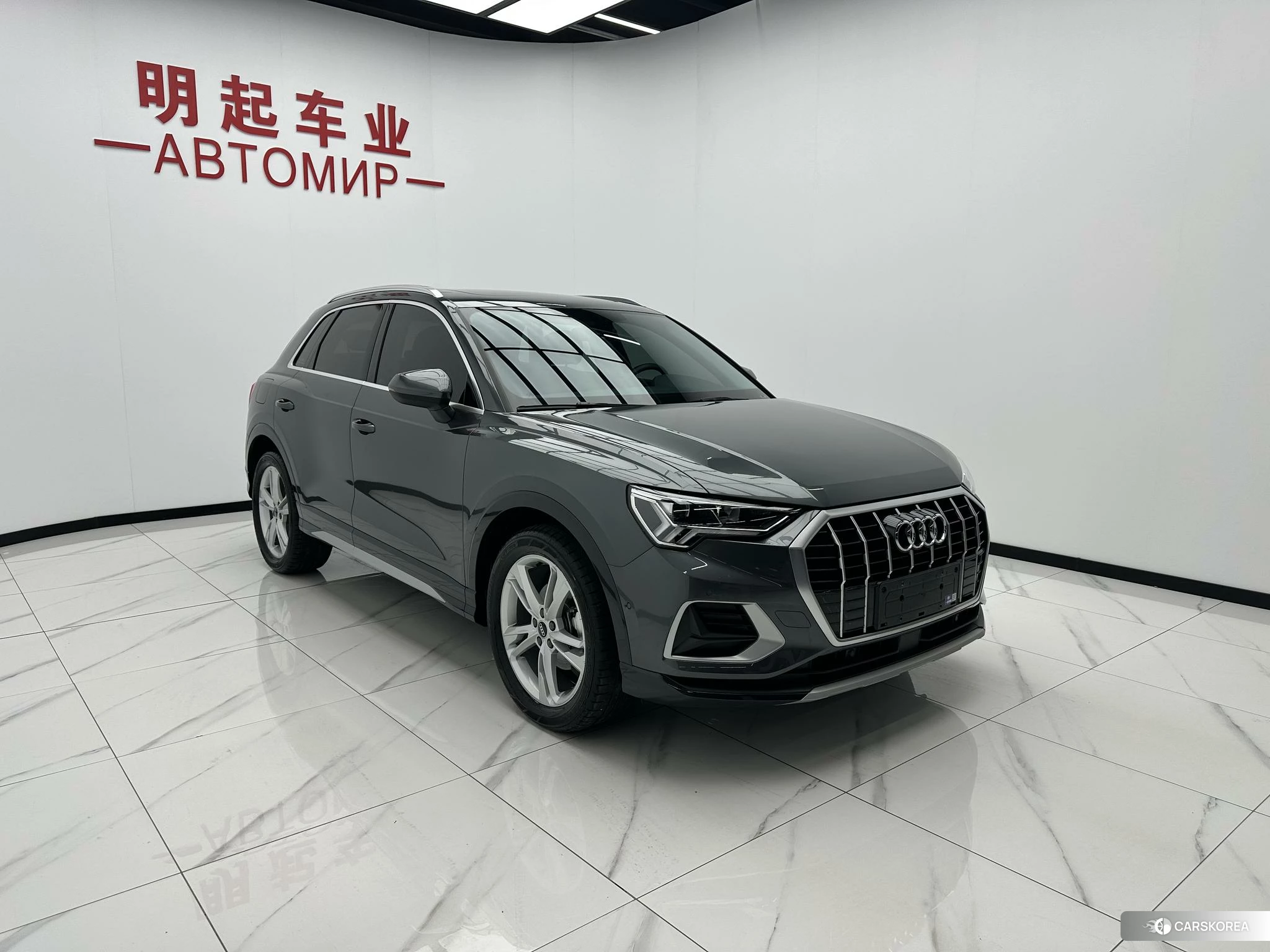 Audi Q3 2021 Темно-серый из Китая, фото 2