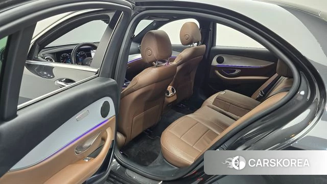 Mercedes-Benz E-Class W213 2020 Серый из Кореи, фото 2